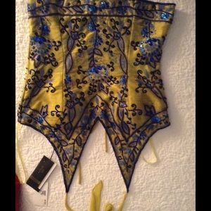 Beaded corset that steals the looks!